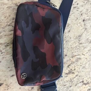 lululemon athletica Camo Belt Bag - Black, Navy and Wine